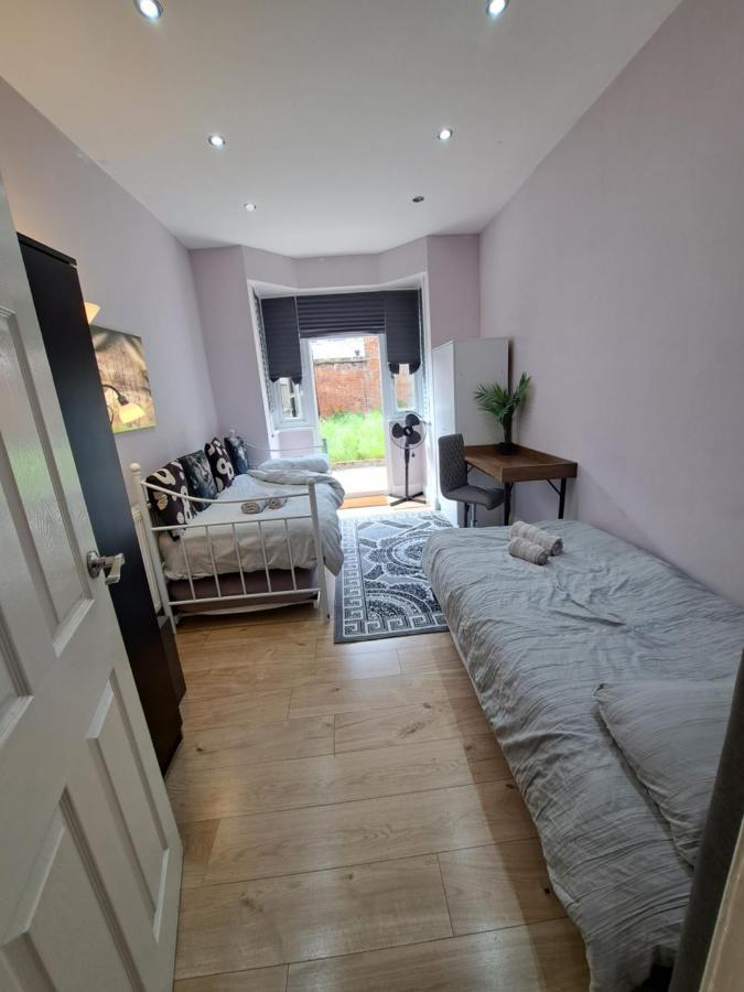 Comfy Fenia Stay London Eksteriør bilde