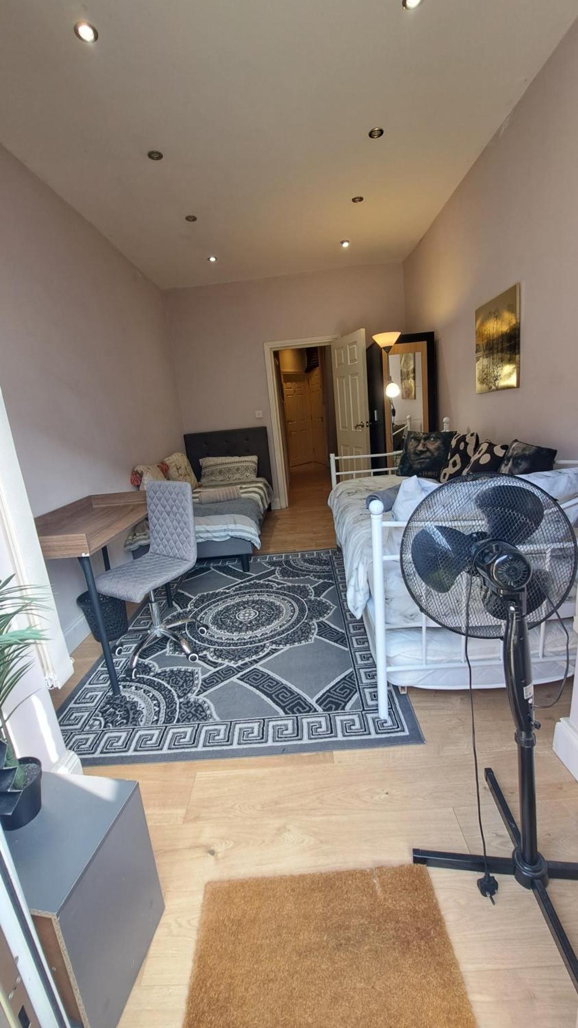 Comfy Fenia Stay London Eksteriør bilde